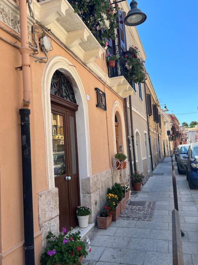 Trigu & Mangoni Bed & Breakfast Cagliari Bagian luar foto