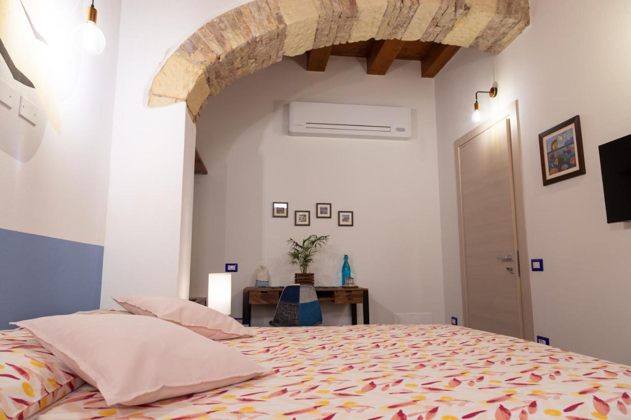 Trigu & Mangoni Bed & Breakfast Cagliari Bagian luar foto