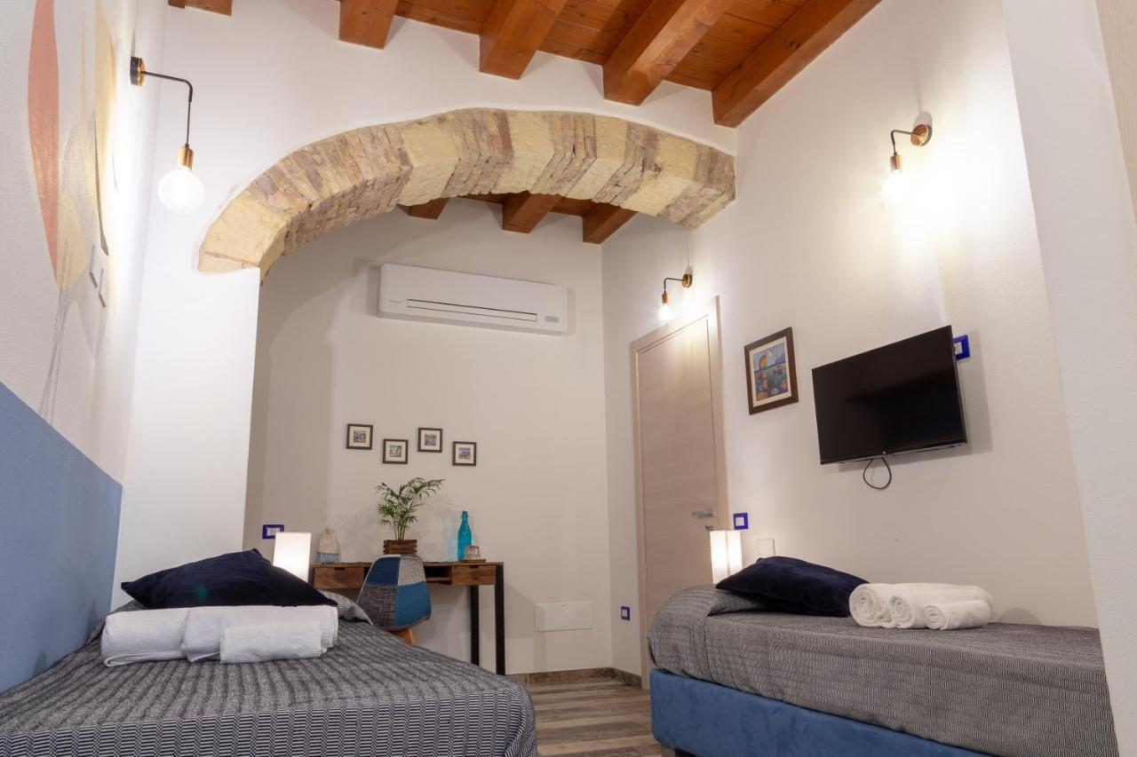 Trigu & Mangoni Bed & Breakfast Cagliari Bagian luar foto